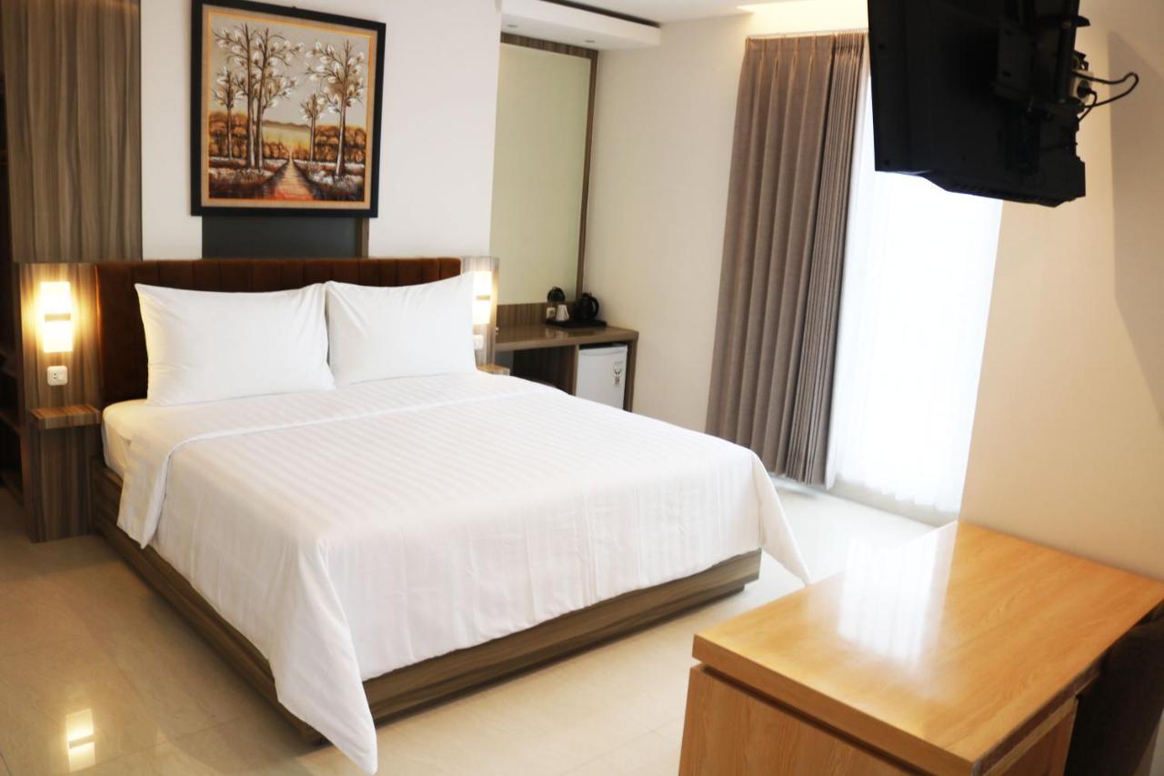 Surabaya River View Hotel Extérieur photo