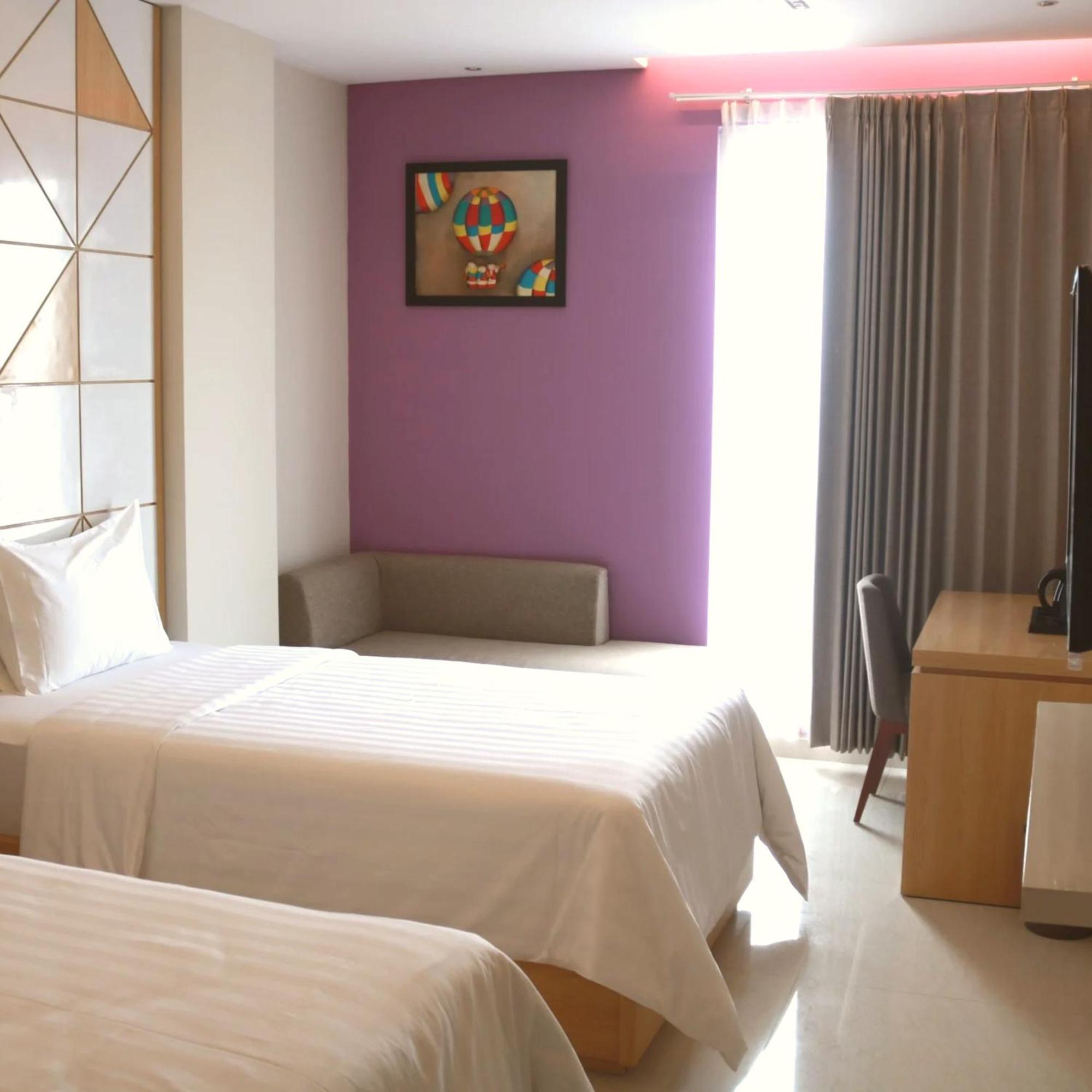 Surabaya River View Hotel Extérieur photo